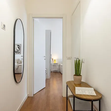 Astralek - Pet & Trekking - Free Parking - Vicino Ospedale Manzoni アパート *
