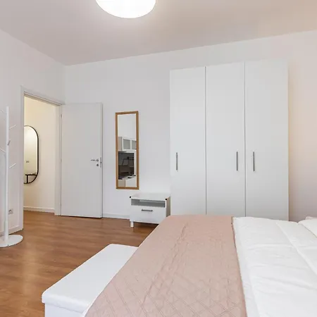 Astralek - Pet & Trekking - Free Parking - Vicino Ospedale Manzoni レッコ