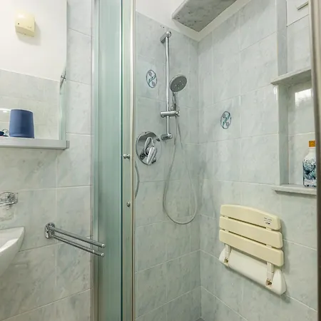 Astralek - Pet & Trekking - Free Parking - Vicino Ospedale Manzoni アパート
