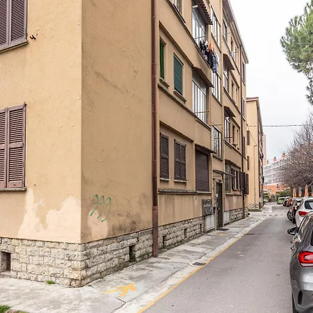 Astralek - Pet & Trekking - Free Parking - Vicino Ospedale Manzoni アパート *